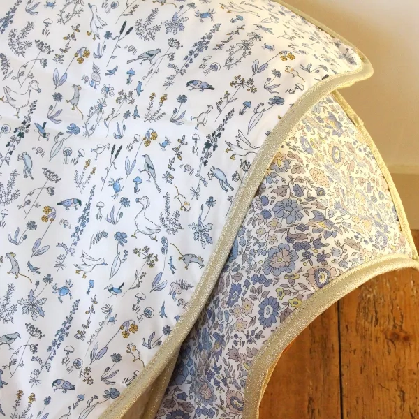 Barnabe aime le café Baby Blanket Gus 2023 73x90cm