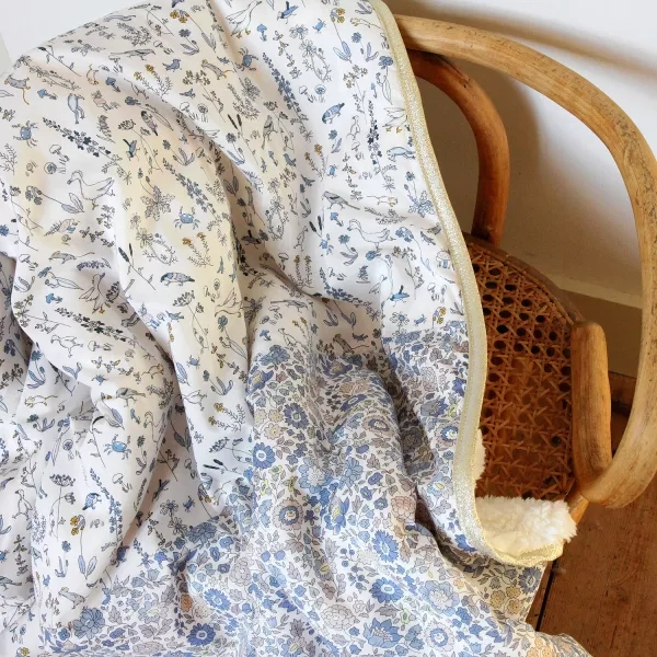 Barnabe aime le café Baby Blanket Gus 2023 73x90cm