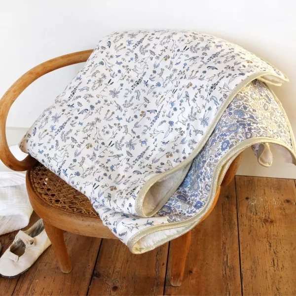 Barnabe aime le café Baby Blanket Gus 2023 73x90cm