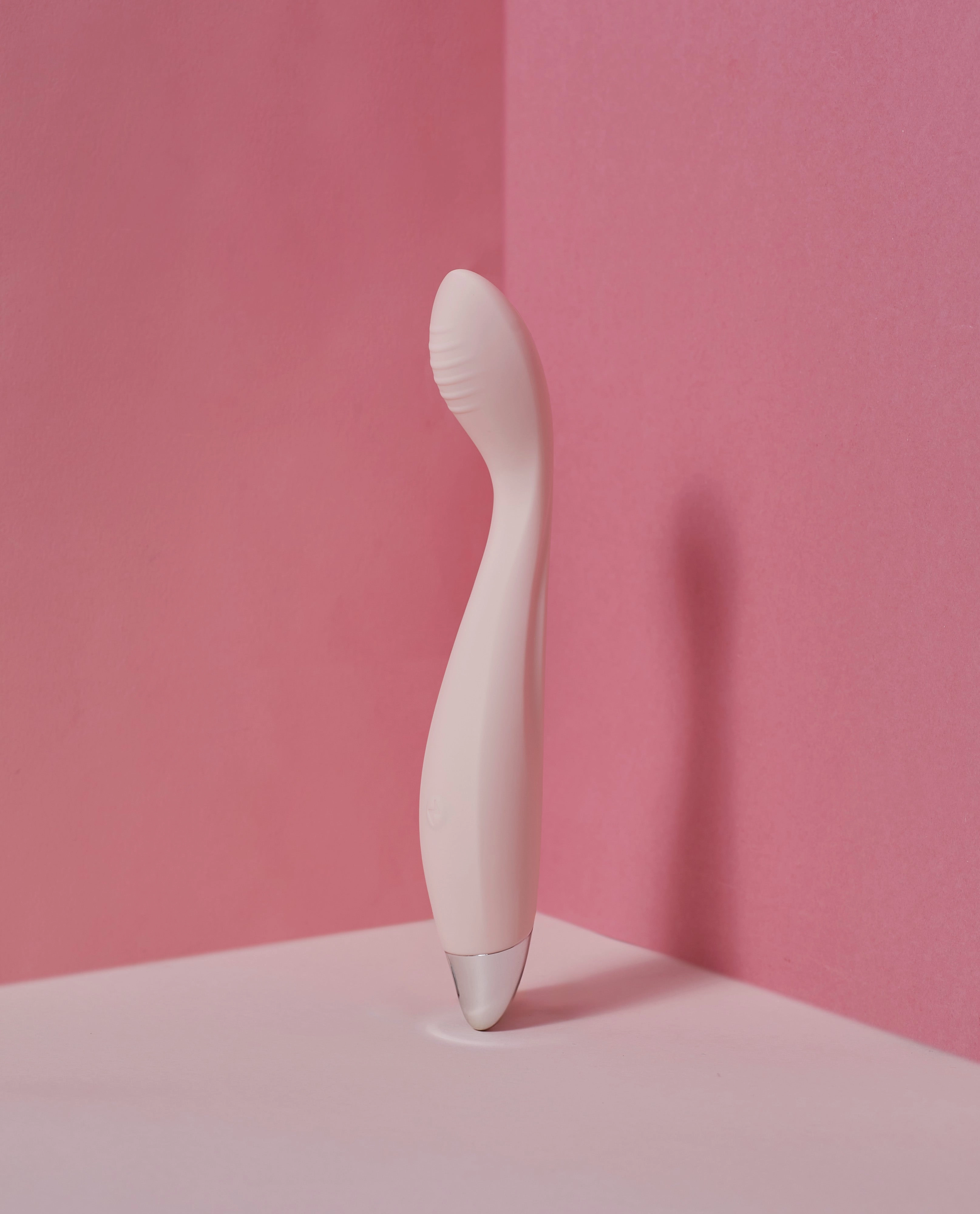 Dahlia Vibrating G-Spot Dildo