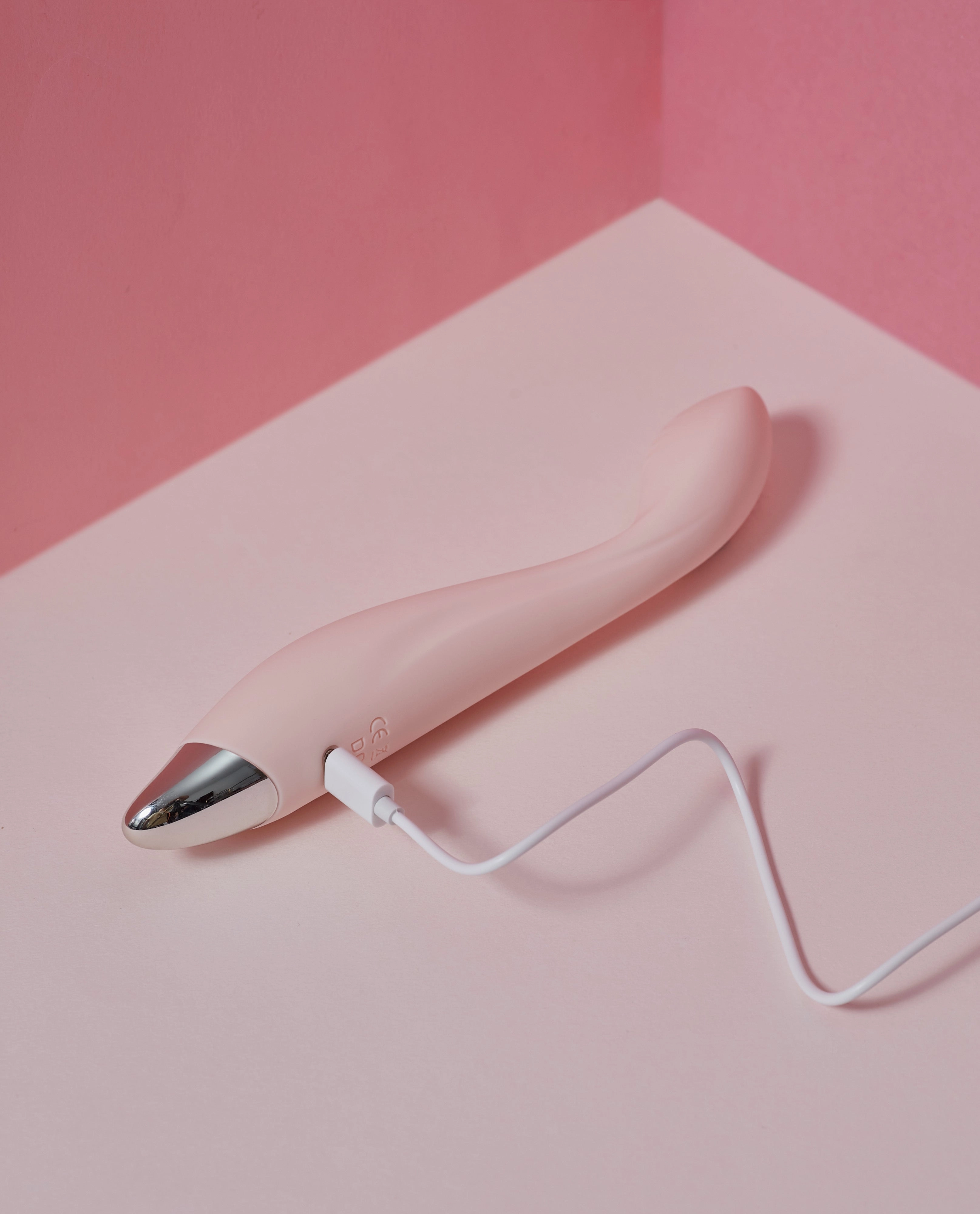 Dahlia Vibrating G-Spot Dildo